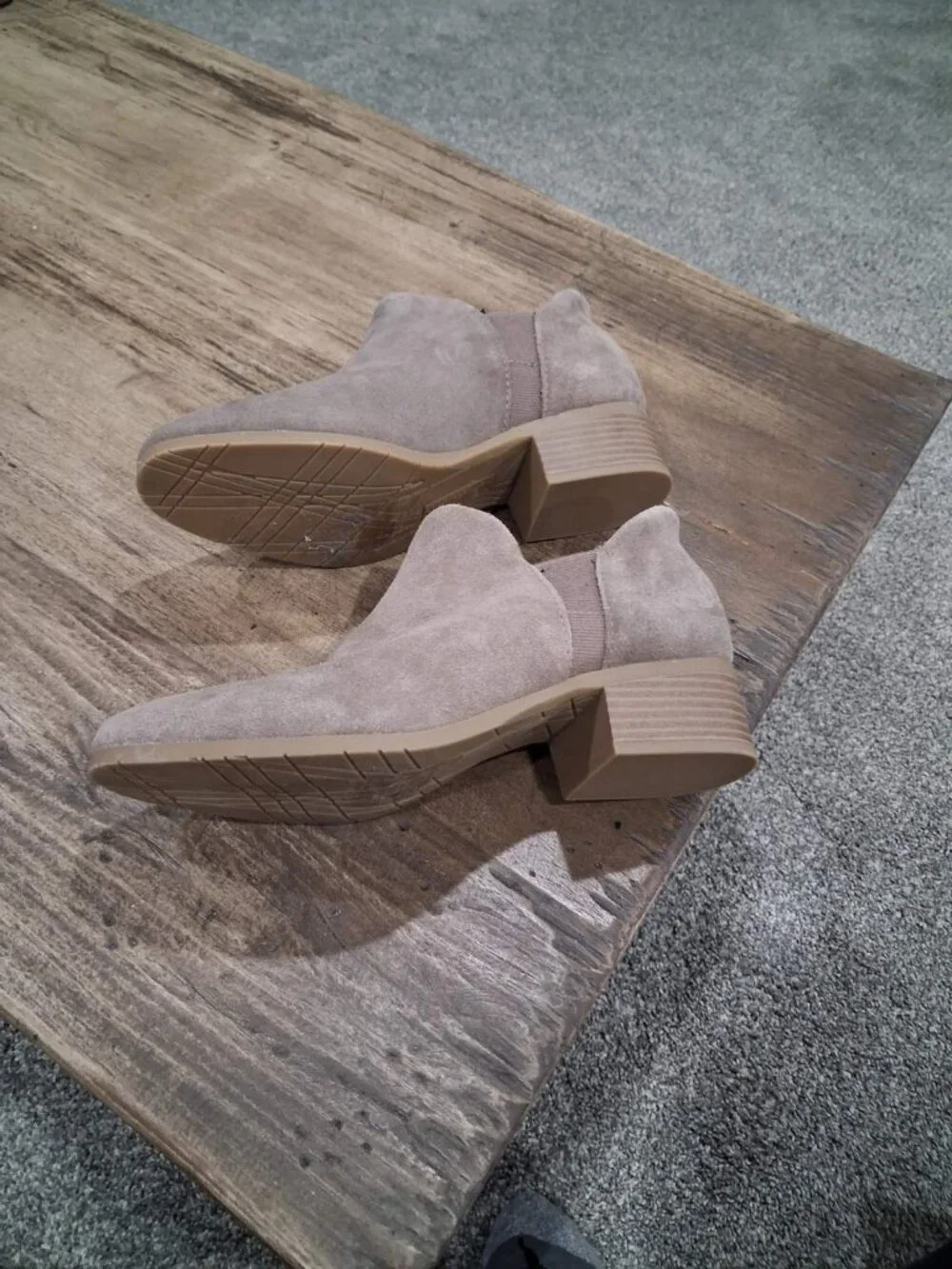 Kenneth Cole Reaction Sarafina Easy-On Ankle Boots – Concrete Suede – Size 7.5 (